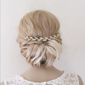 Bridal hair crystal vine / chain